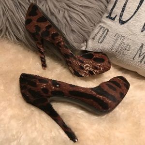 Stuart Weitzman Fur Heels Sz 8 Cheetah Leopard Wildcat 5” EVC Luxury Spain